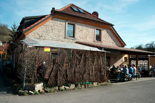 Heckenwirtschaft in Germany: Pop-Up Winegrower Restaurant